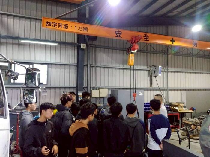 銜接學用落差！汽車科師生直擊 FUSO 與 TOYOTA 職場實境圖片
