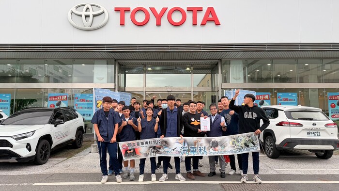 銜接學用落差！汽車科師生直擊 FUSO 與 TOYOTA 職場實境圖片