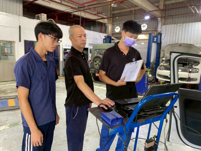 汽車科高二學生完成校外實習，展現職人實作力！圖片